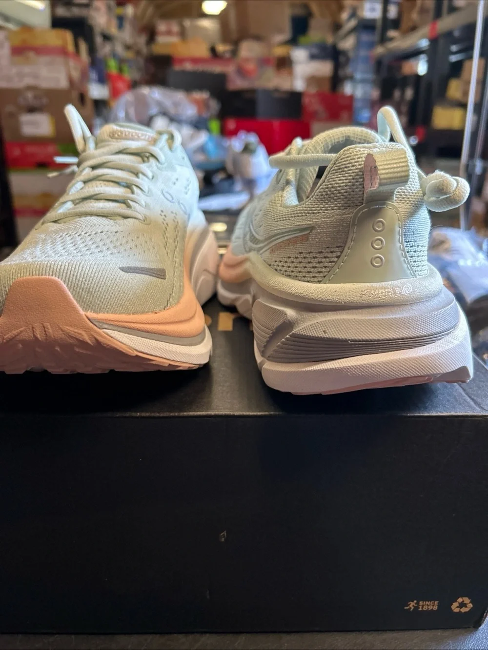 Saucony Hurricane 25 Women's Running Shoes - Mist/Cameo